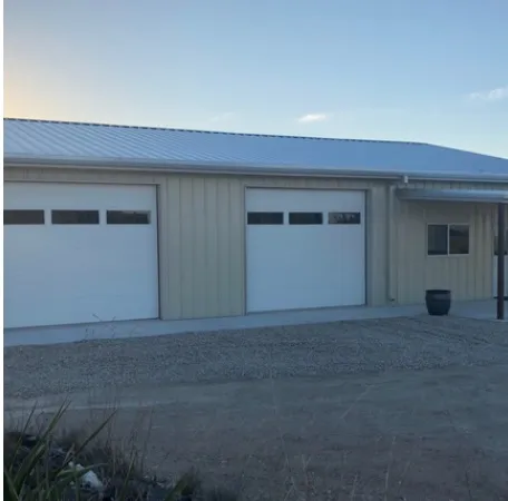 Commercial metal building Pre-engineered metal building with roll-up doors